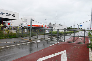 台風16号の接近で閉鎖された南ぬ島石垣空港＝17日午後