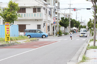 石垣島地方気象台西通りと通称３号線の交差点。事故が多発している＝25日午前