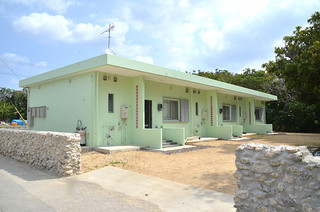 波照間島で供用が始まっている竹富町職員住宅＝２０１４年10月14日（資料写真）