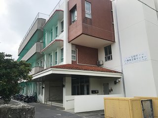 通信制の高等教育機関の開校が計画されているＩＴ事業支援センター＝13日午後、新栄町